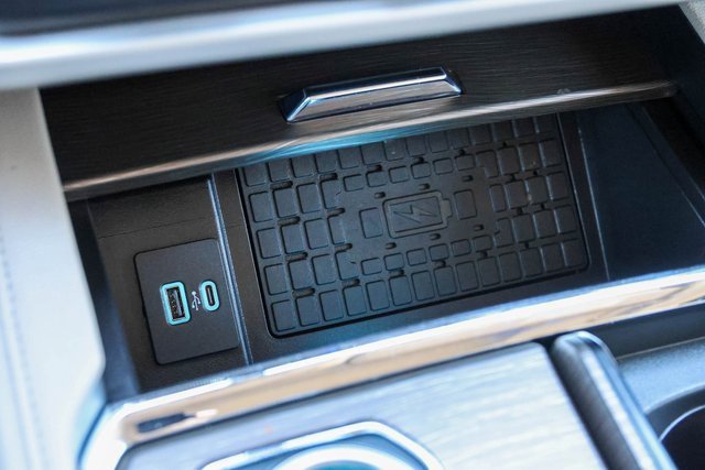 Used 2024 Ford Expedition Limited image 31