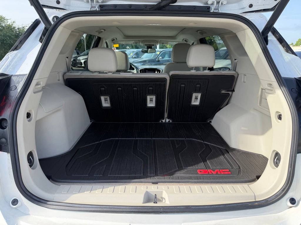 Used 2023 GMC Terrain Denali w/ LPO, Floor Liner Package AWD/4WD image 21