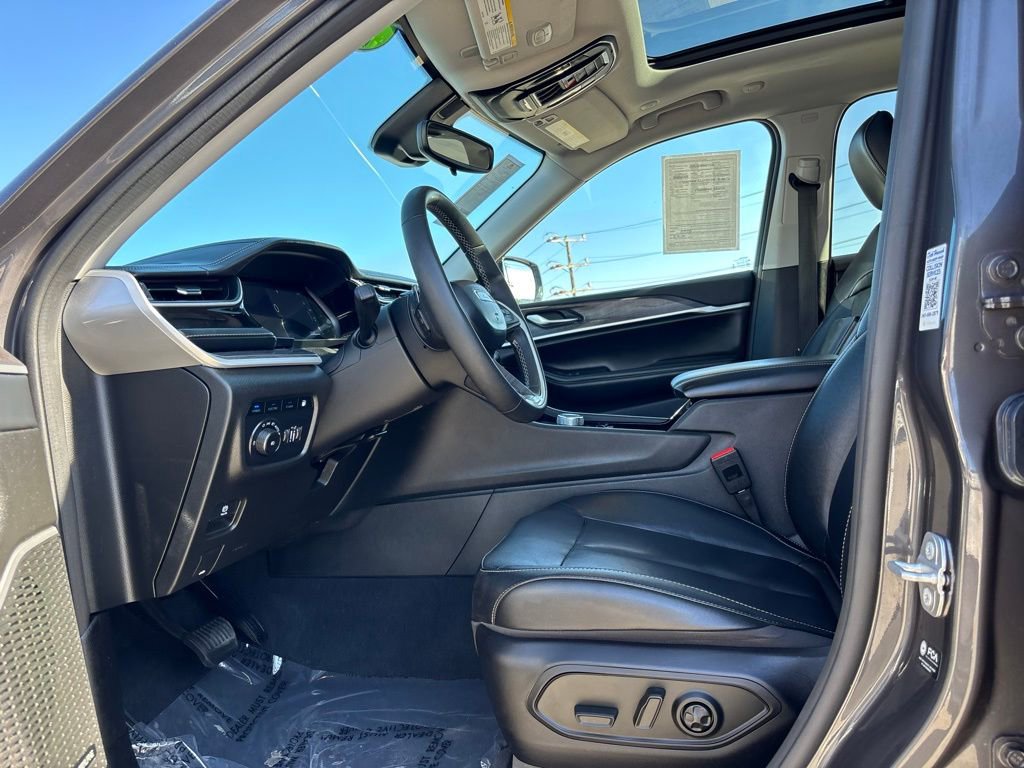 Used 2022 Jeep Grand Cherokee Limited 4xe image 9