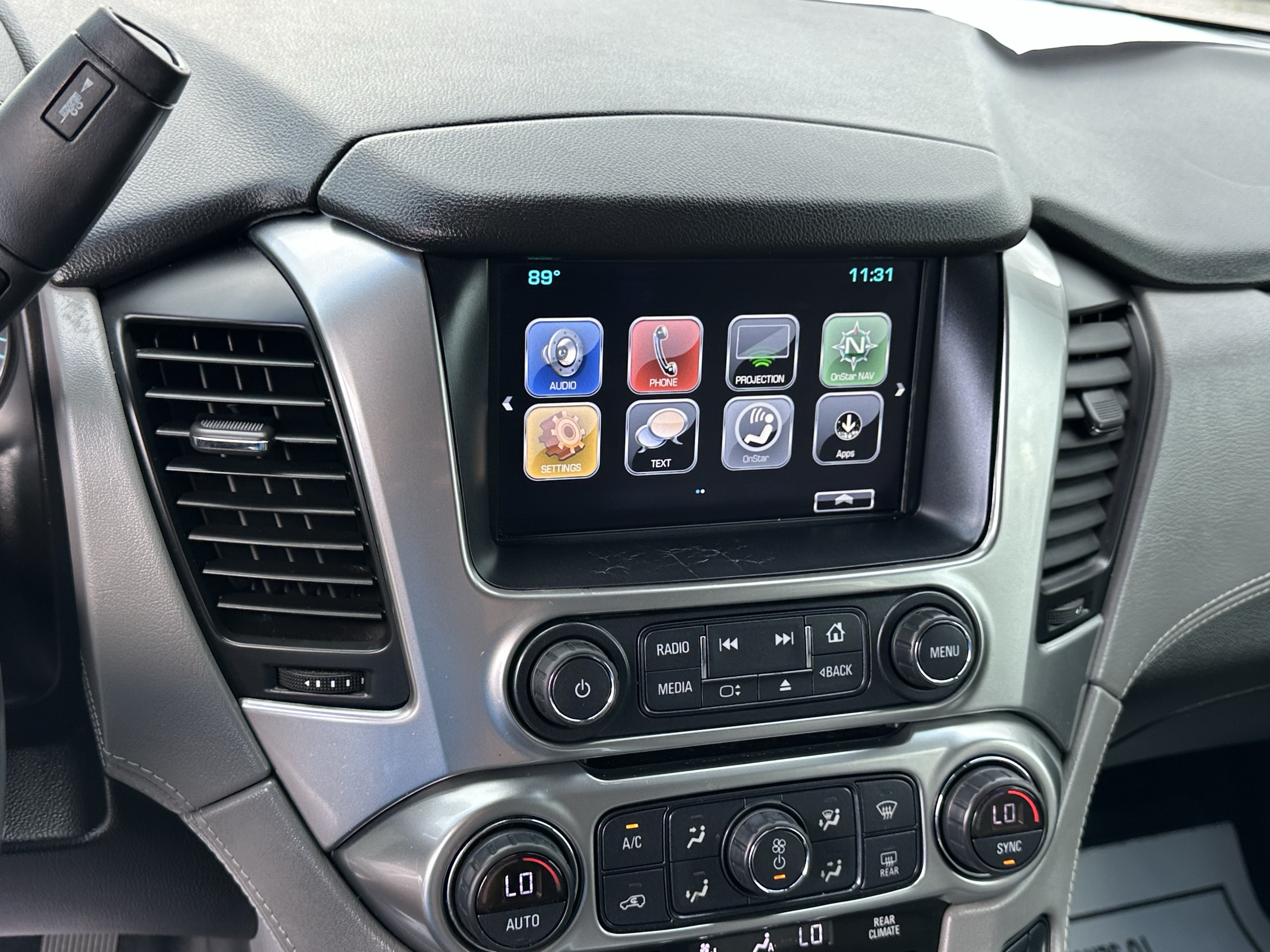 Certified 2019 Chevrolet Suburban LT RWD image 25