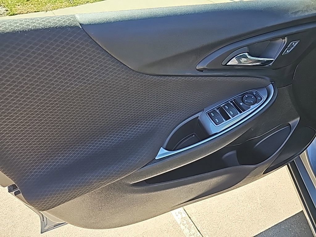Used 2023 Chevrolet Malibu LS image 17