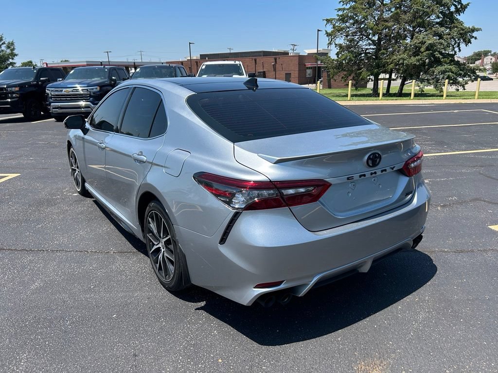 Used 2021 Toyota Camry XSE FWD image 5