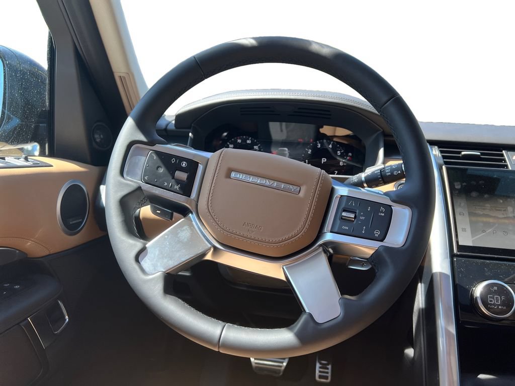 New 2025 Land Rover Discovery Metropolitan Edition AWD/4WD image 25