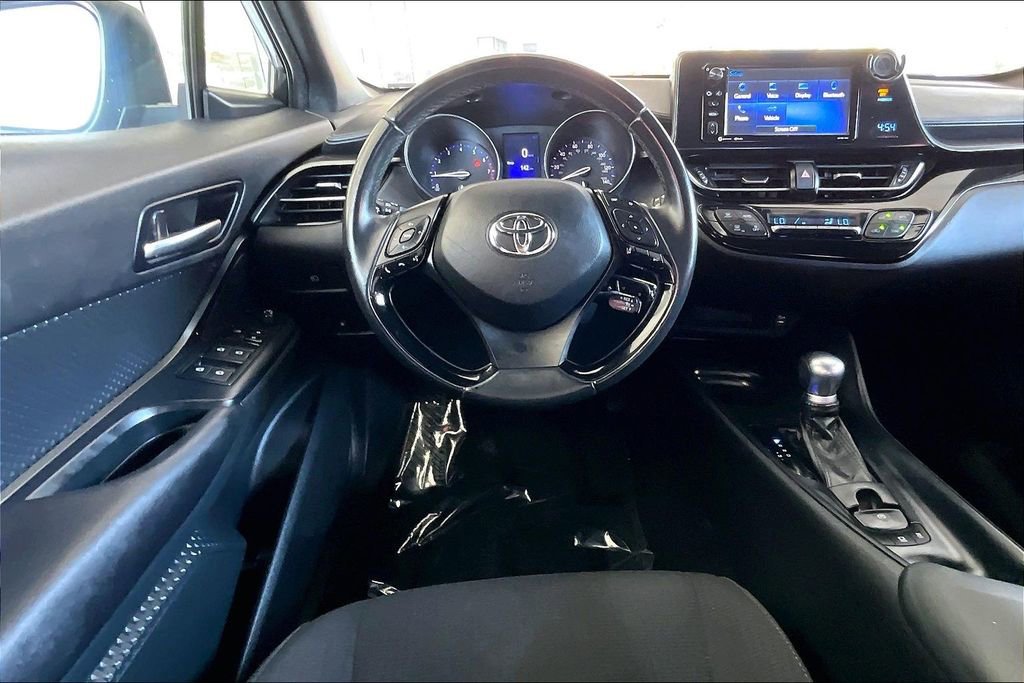 Used 2018 Toyota C-HR XLE FWD image 8