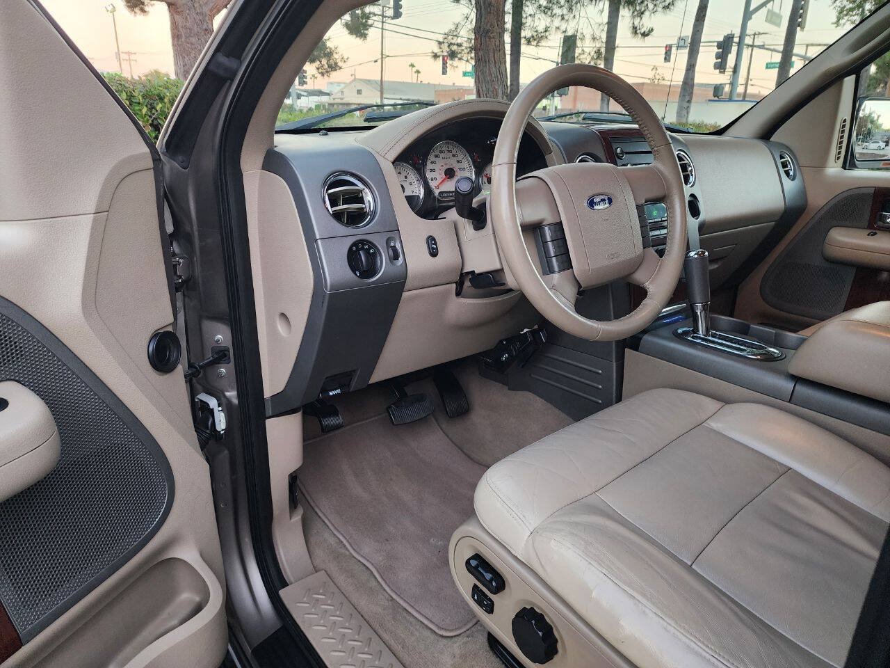 Used 2005 Ford F150 Lariat AWD/4WD image 15