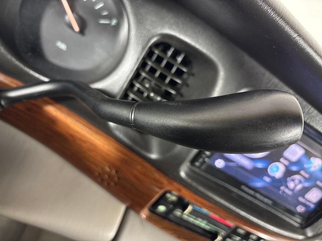Used 2005 Buick Le Sabre Custom FWD image 27