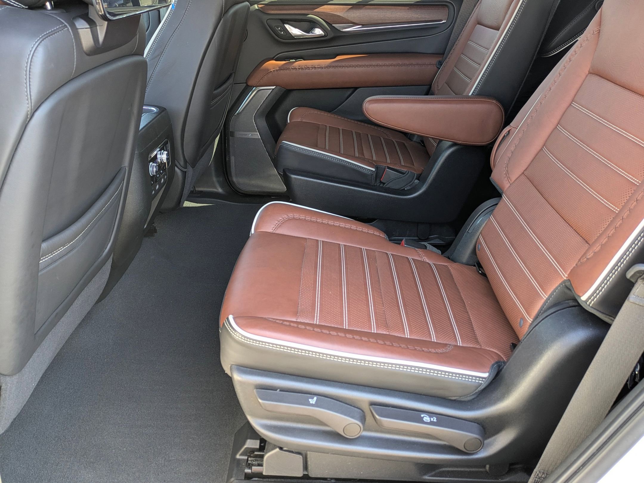 Certified 2023 GMC Yukon Denali Ultimate image 34