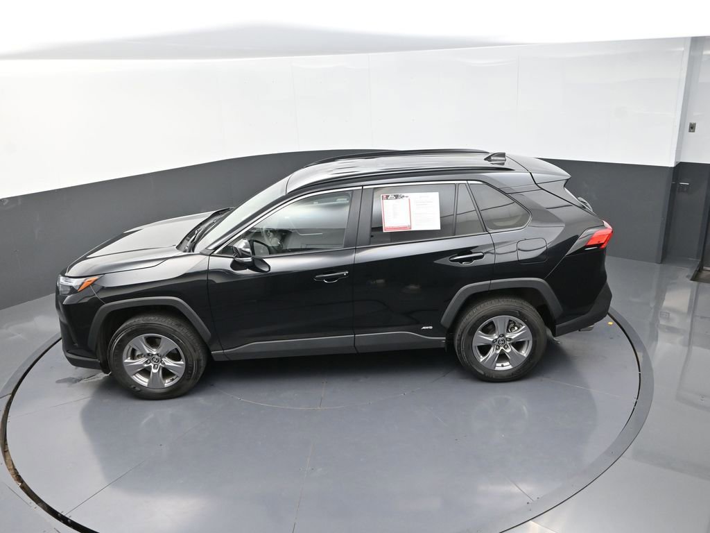 Used 2025 Toyota RAV4 XLE image 16