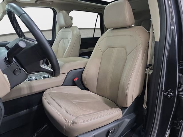 Used 2024 Ford Expedition Limited AWD/4WD image 14
