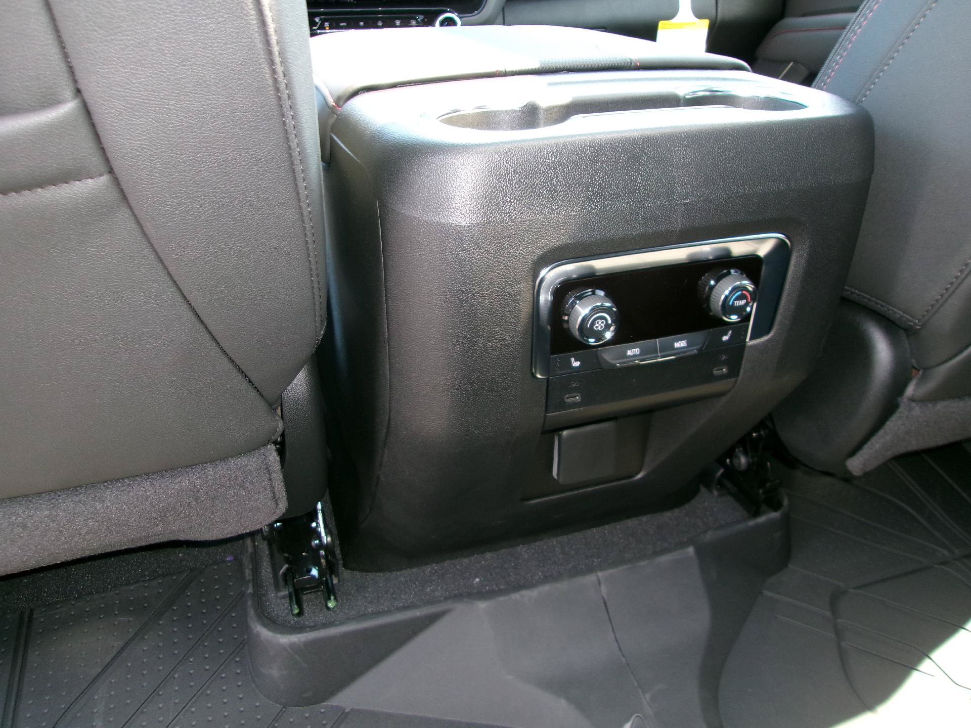 New 2026 Chevrolet Suburban RST w/ Comfort Package AWD/4WD image 15