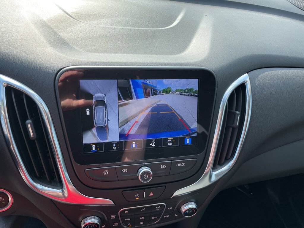 Used 2024 Chevrolet Equinox LT image 11