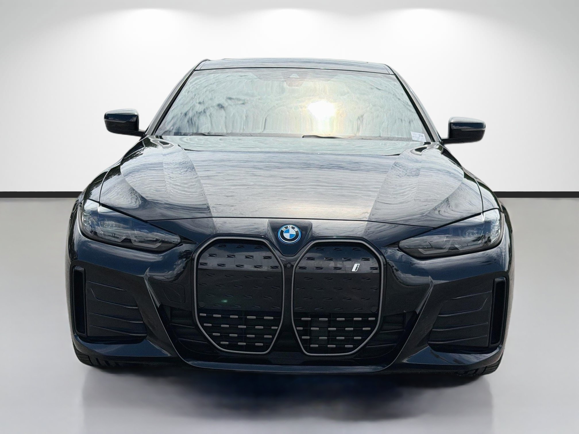 Used 2023 BMW i4 eDrive40 w/ M Sport Package RWD image 8