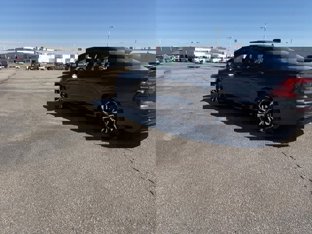 Used 2025 Volvo S60 B5 Core image 5