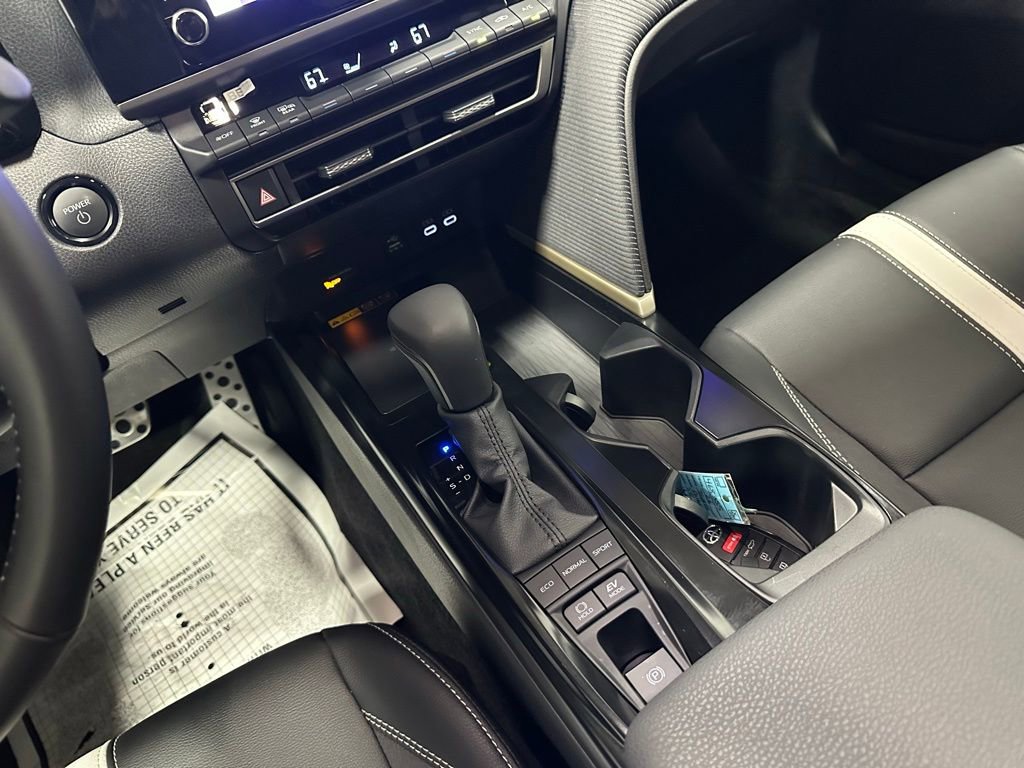 Used 2026 Toyota Camry SE image 40