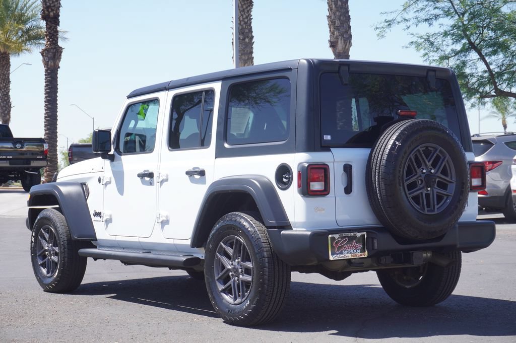 Used 2024 Jeep Wrangler Unlimited Sport AWD/4WD image 3