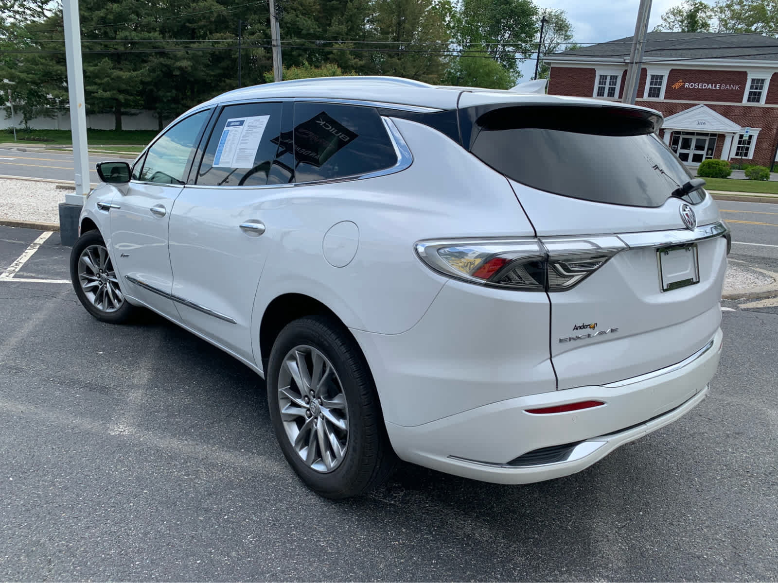 Used 2024 Buick Enclave Avenir w/ Avenir Technology Package FWD image 4
