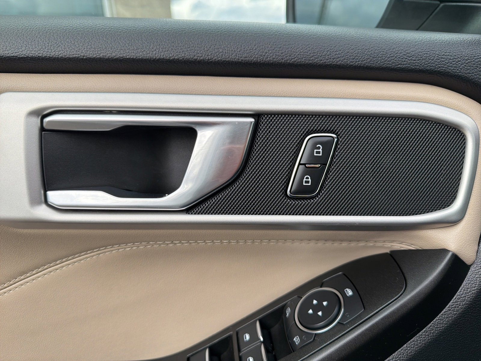 Used 2020 Ford Explorer XLT w/ Equipment Group 202A image 49