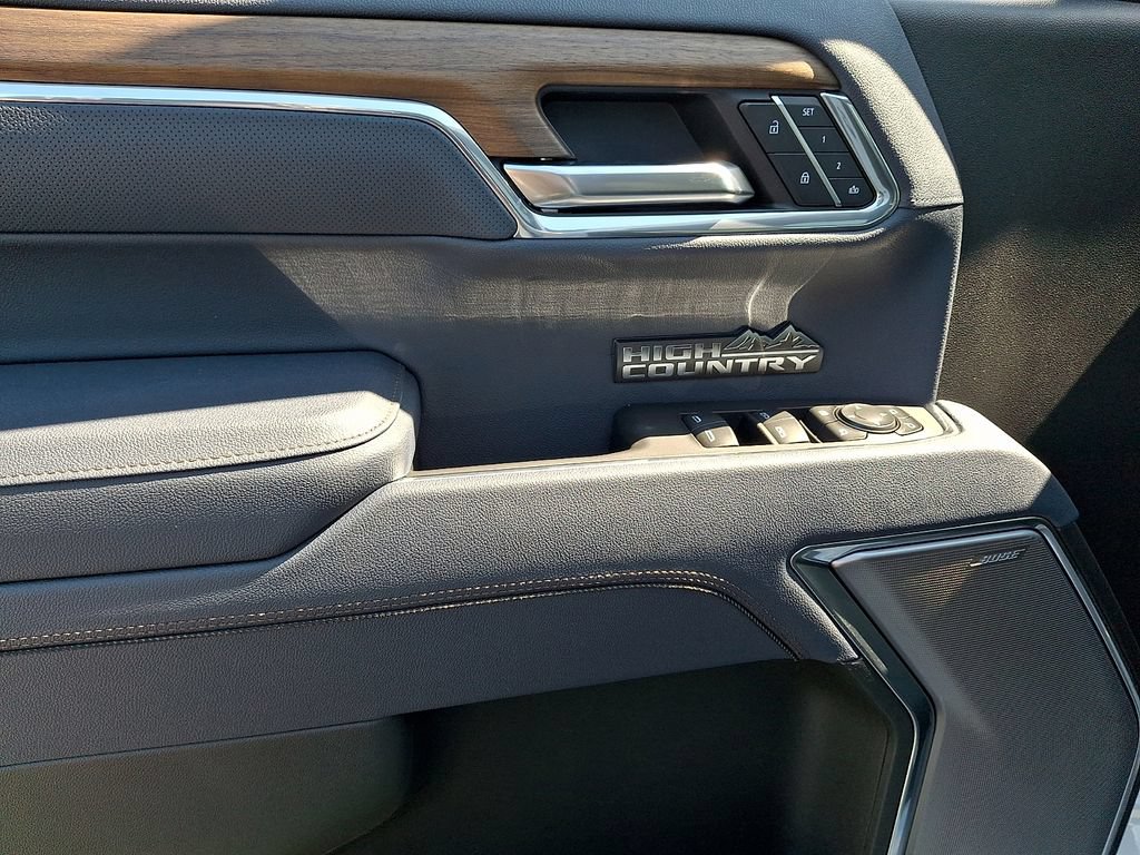 New 2026 Chevrolet Silverado 1500 High Country w/ High Country Premium Package AWD/4WD image 9