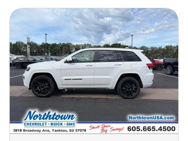 Used 2020 Jeep Grand Cherokee Altitude AWD/4WD image 13