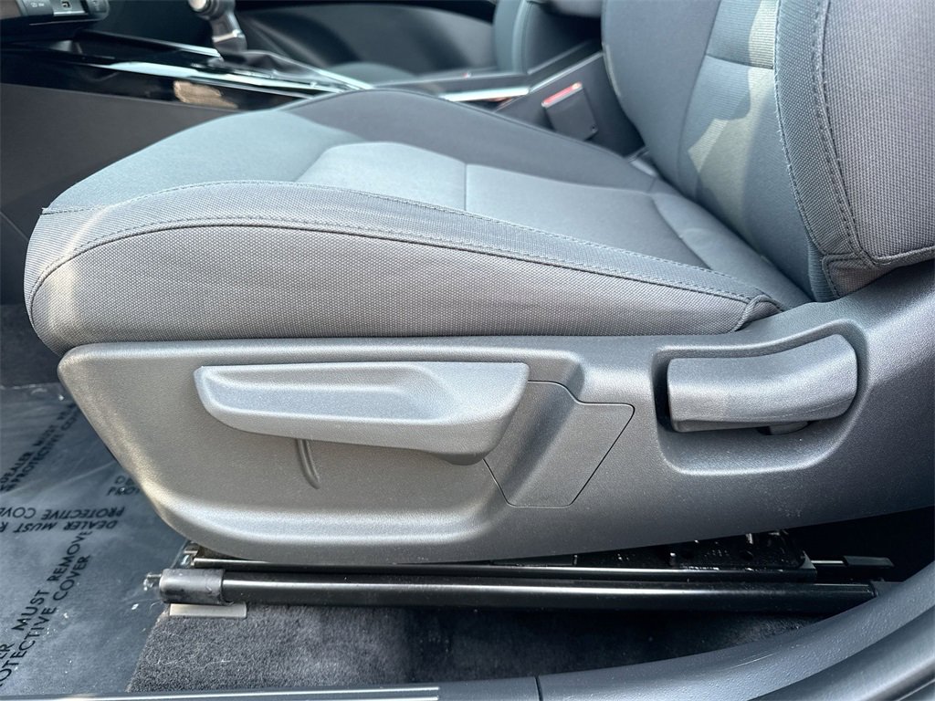 Used 2025 Kia Niro LX image 14