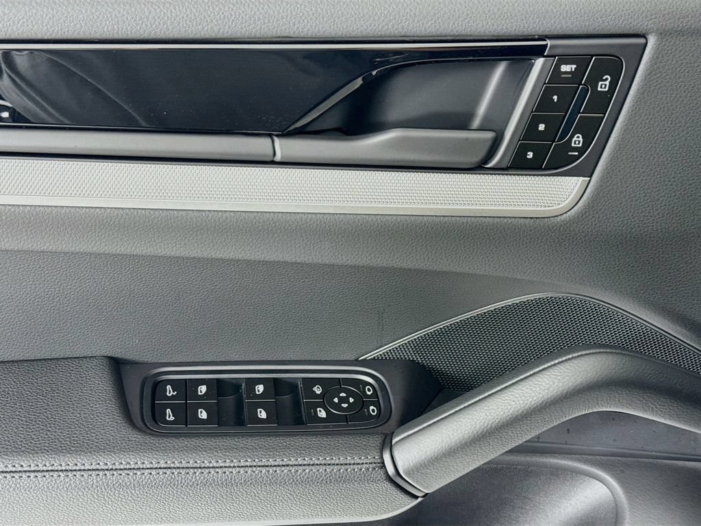 New 2026 Porsche Cayenne AWD/4WD image 11