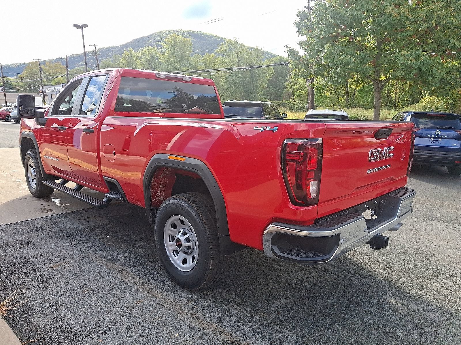 New 2026 GMC Sierra 2500 Pro w/ 1SA Pro Safety Plus Package AWD/4WD image 4
