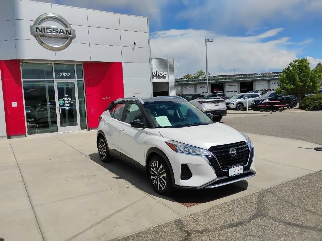 Used 2023 Nissan Kicks SV FWD image 3