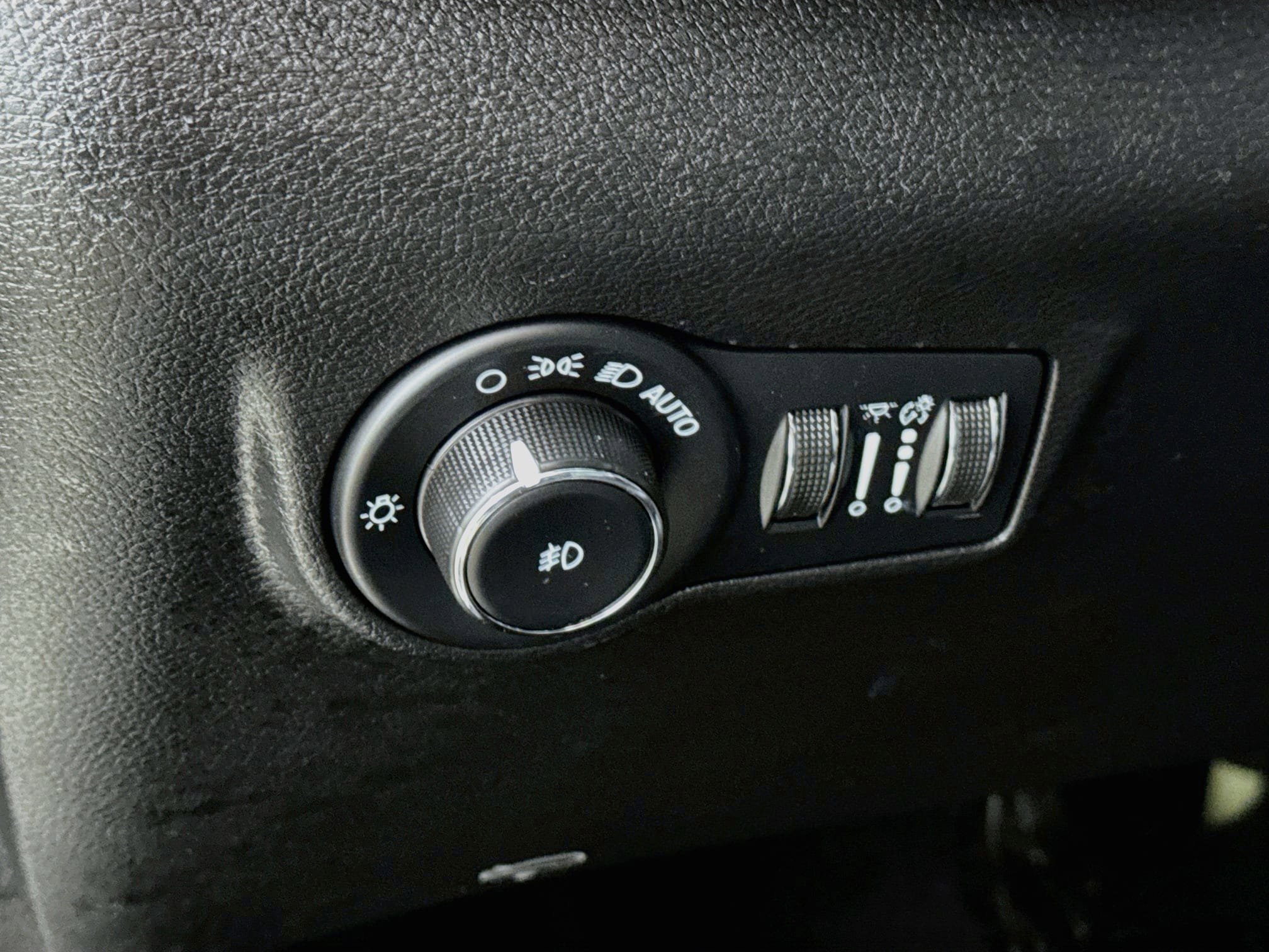 Used 2023 Jeep Compass Limited AWD/4WD image 12