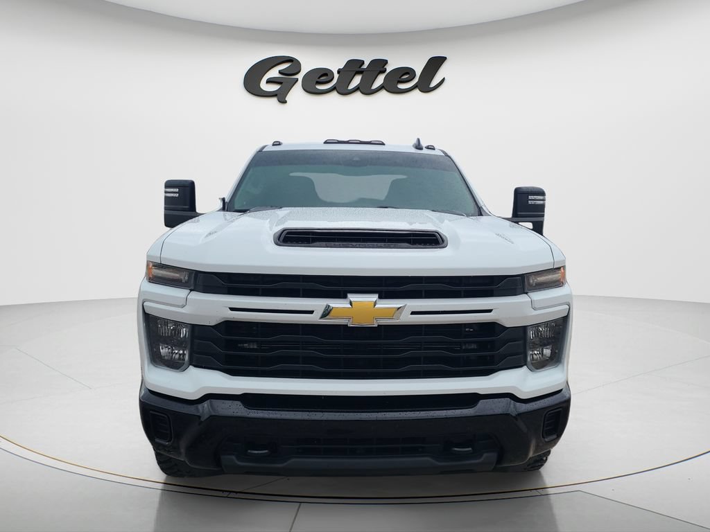 Used 2024 Chevrolet Silverado 2500 Custom w/ Custom Value Package AWD/4WD image 2