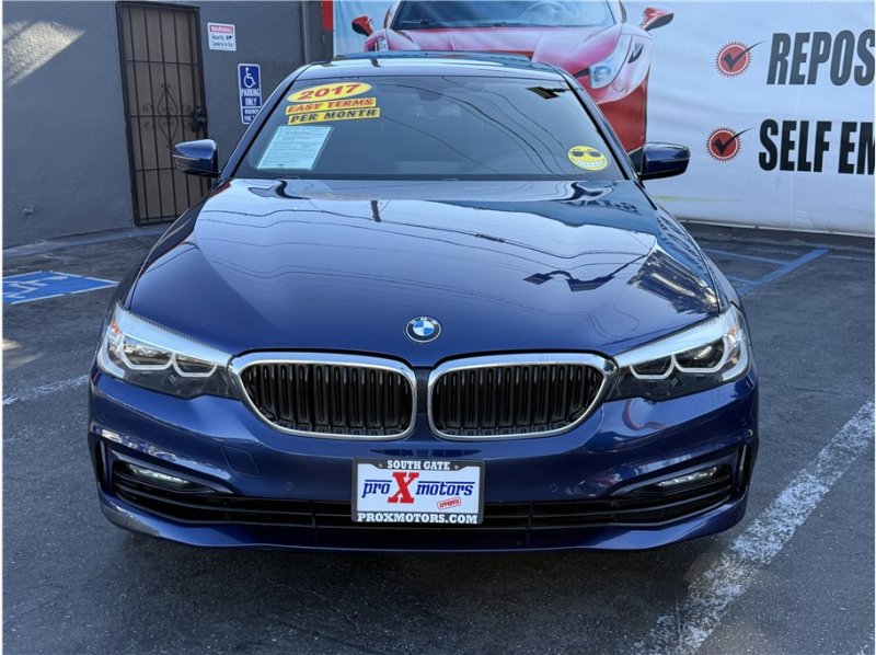 Used 2017 BMW 530i 530i Sedan 4D image 2