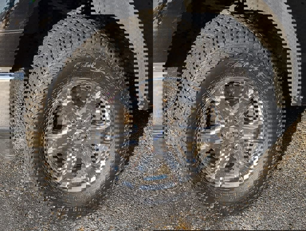 Used 2023 Ford F150 Lariat image 11