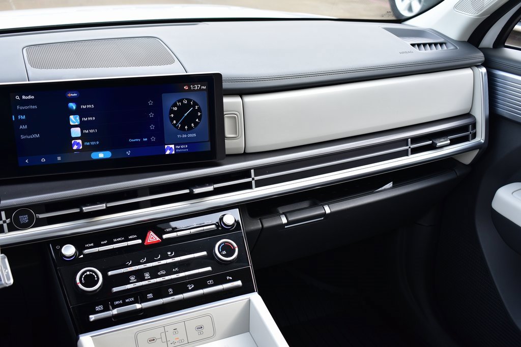 New 2026 Hyundai Santa Fe SE image 32