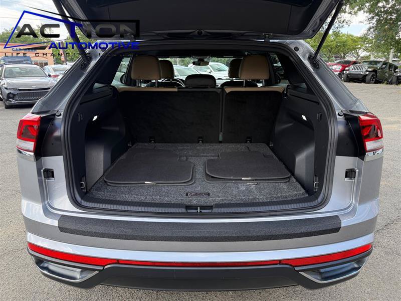 Used 2024 Volkswagen Atlas Cross Sport SE FWD image 19