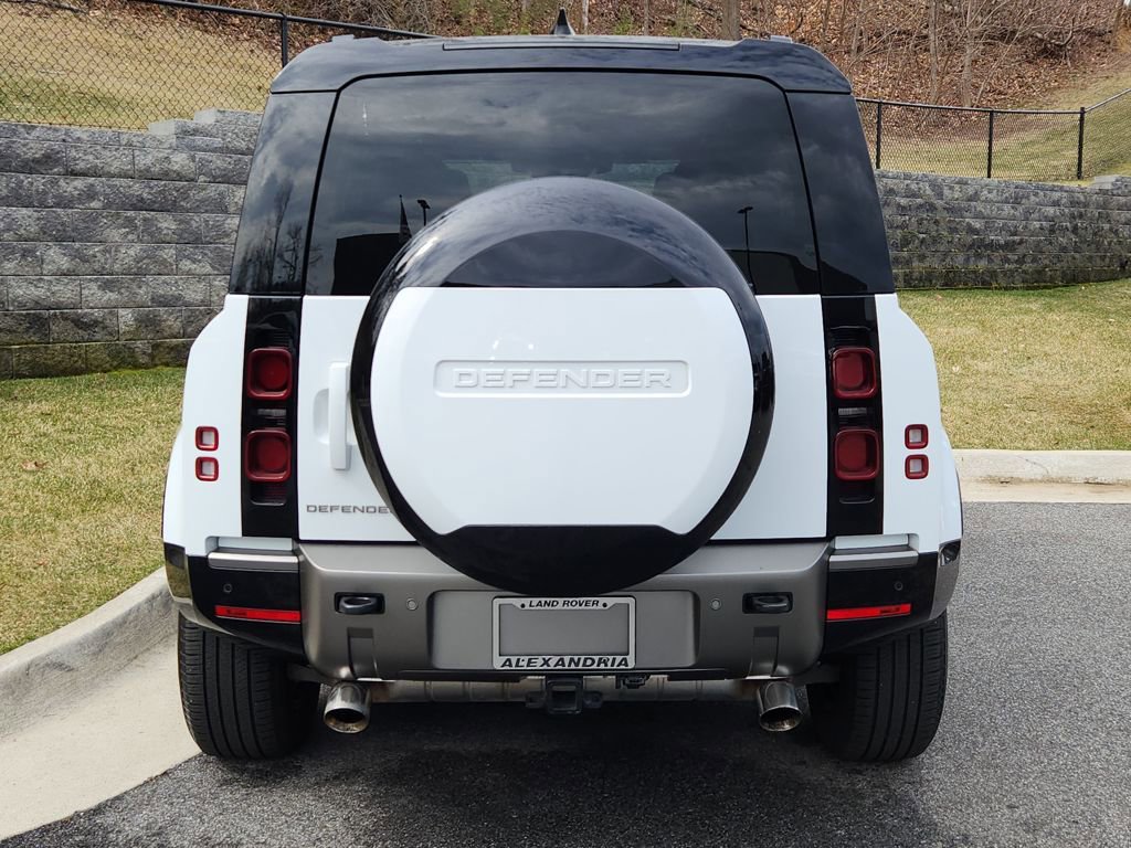Used 2024 Land Rover Defender 110 X-Dynamic SE image 7