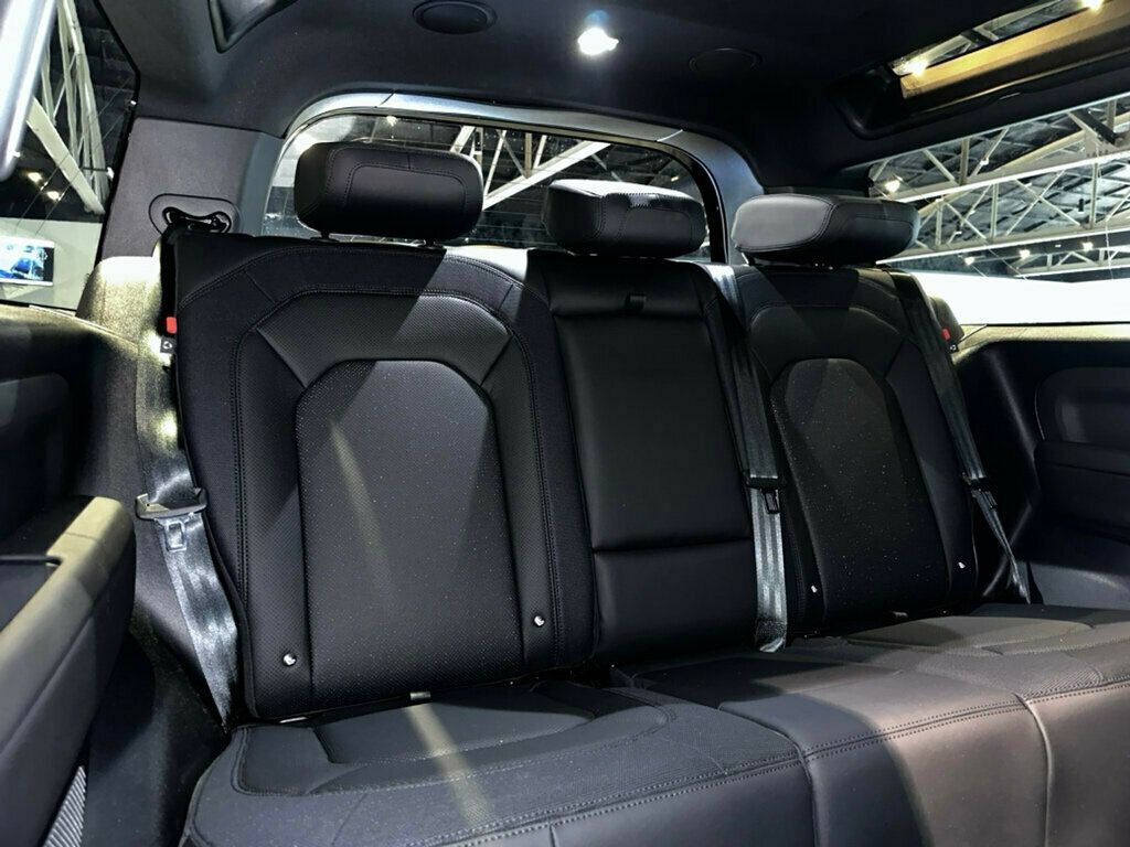Used 2024 Land Rover Defender 90 X-Dynamic SE AWD/4WD image 28