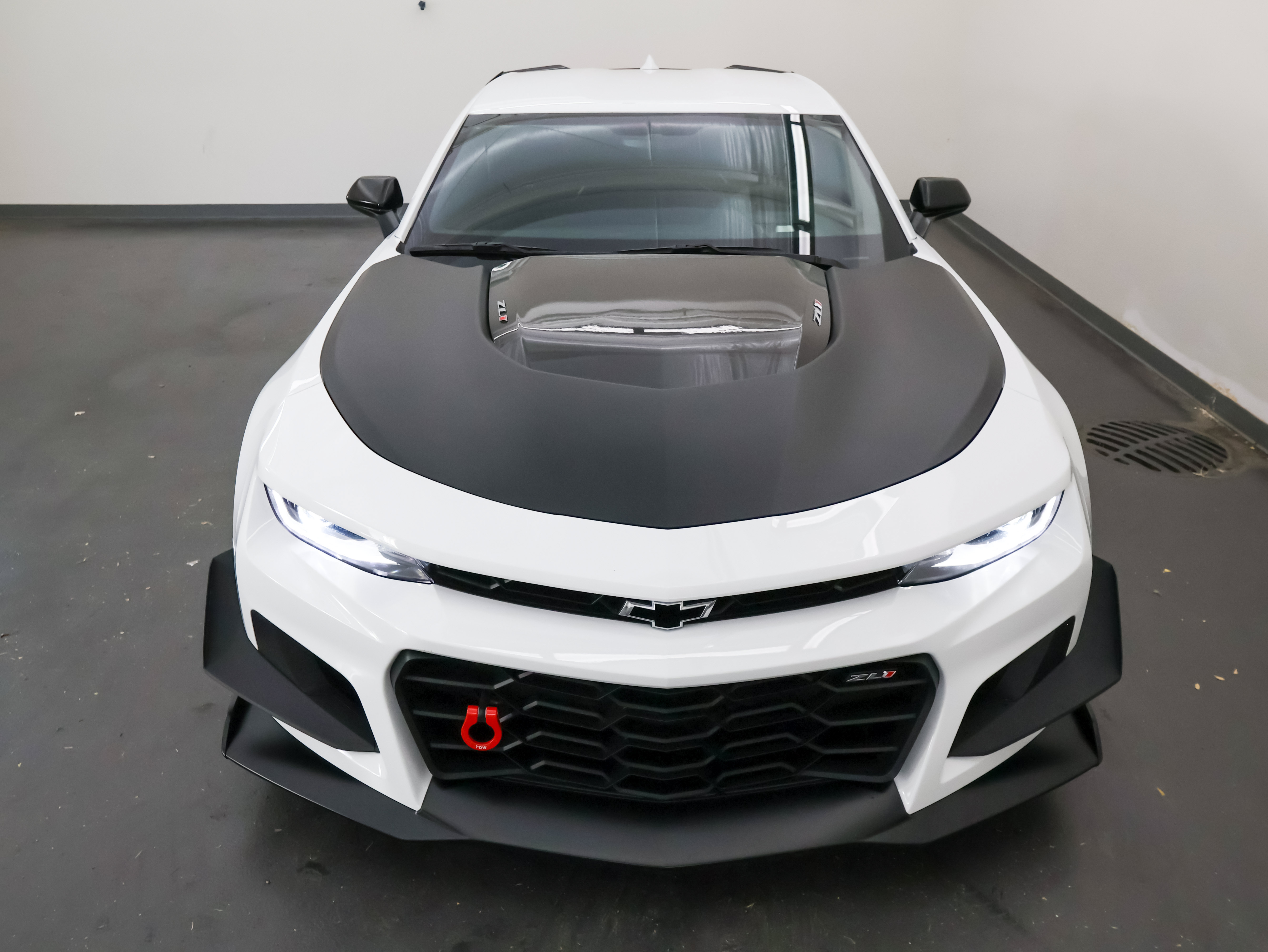 Used 2018 Chevrolet Camaro ZL1 RWD image 9