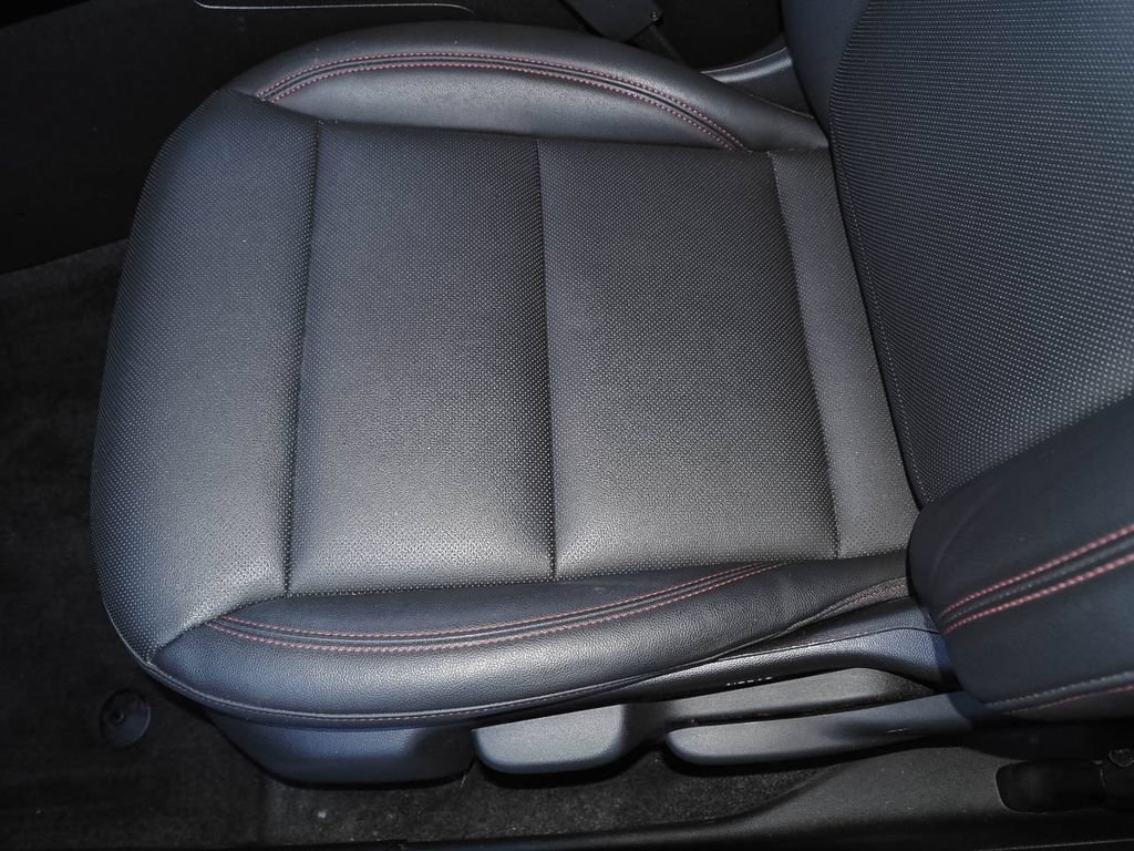 Certified 2024 Chevrolet Trax RS FWD image 33