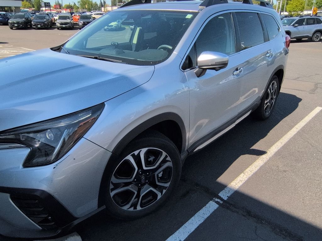 Used 2023 Subaru Ascent Touring AWD/4WD image 9
