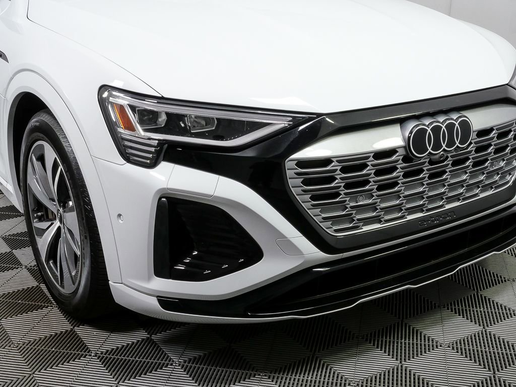 Certified 2024 Audi Q8 e-tron Premium Plus AWD/4WD image 39