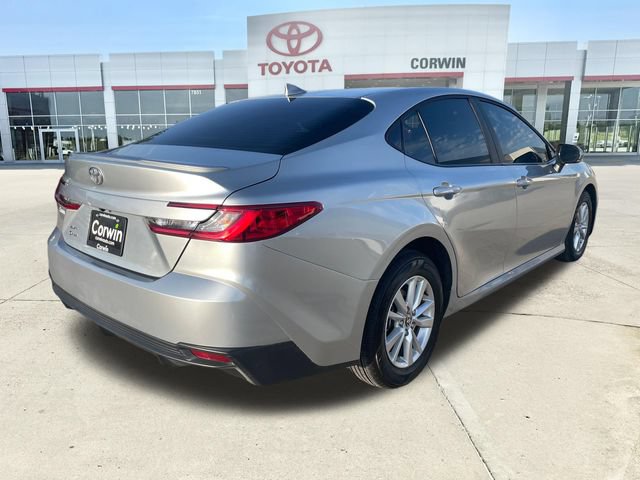Used 2025 Toyota Camry LE FWD image 5