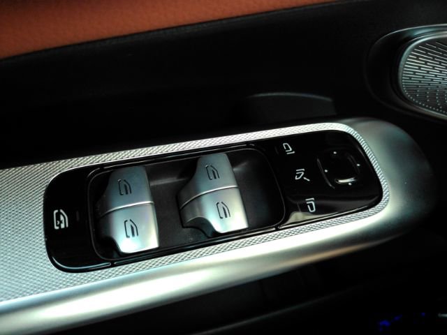 Used 2024 Mercedes-Benz GLC 300 w/ Driver Assistance Package image 34