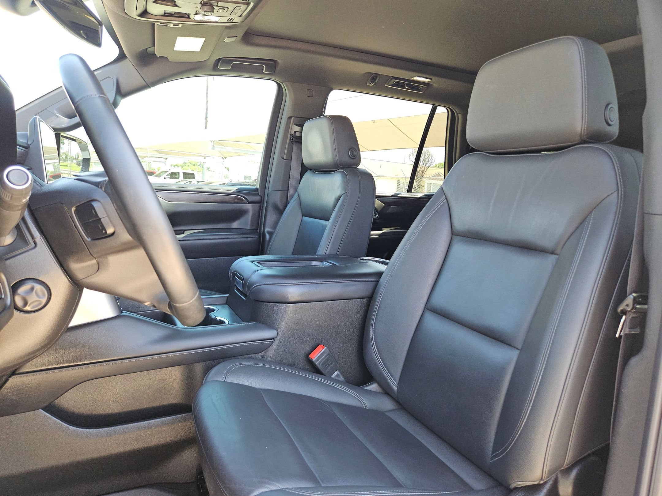 Certified 2024 Chevrolet Tahoe Z71 w/ Luxury Package AWD/4WD image 13