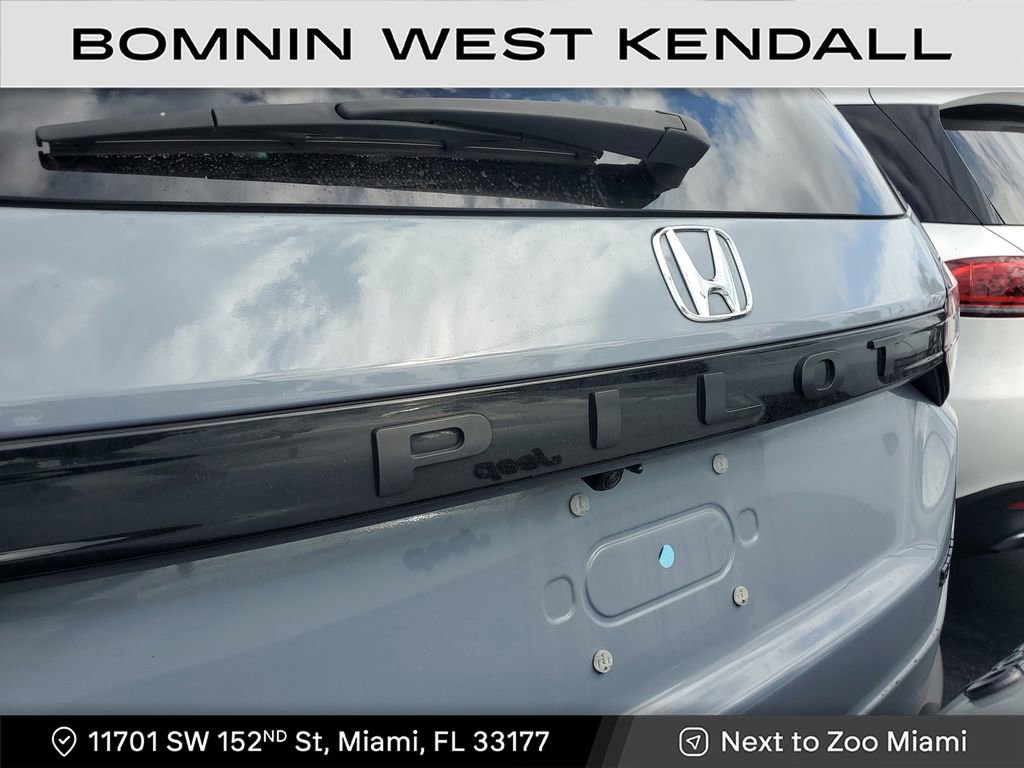 Used 2023 Honda Pilot Sport image 5