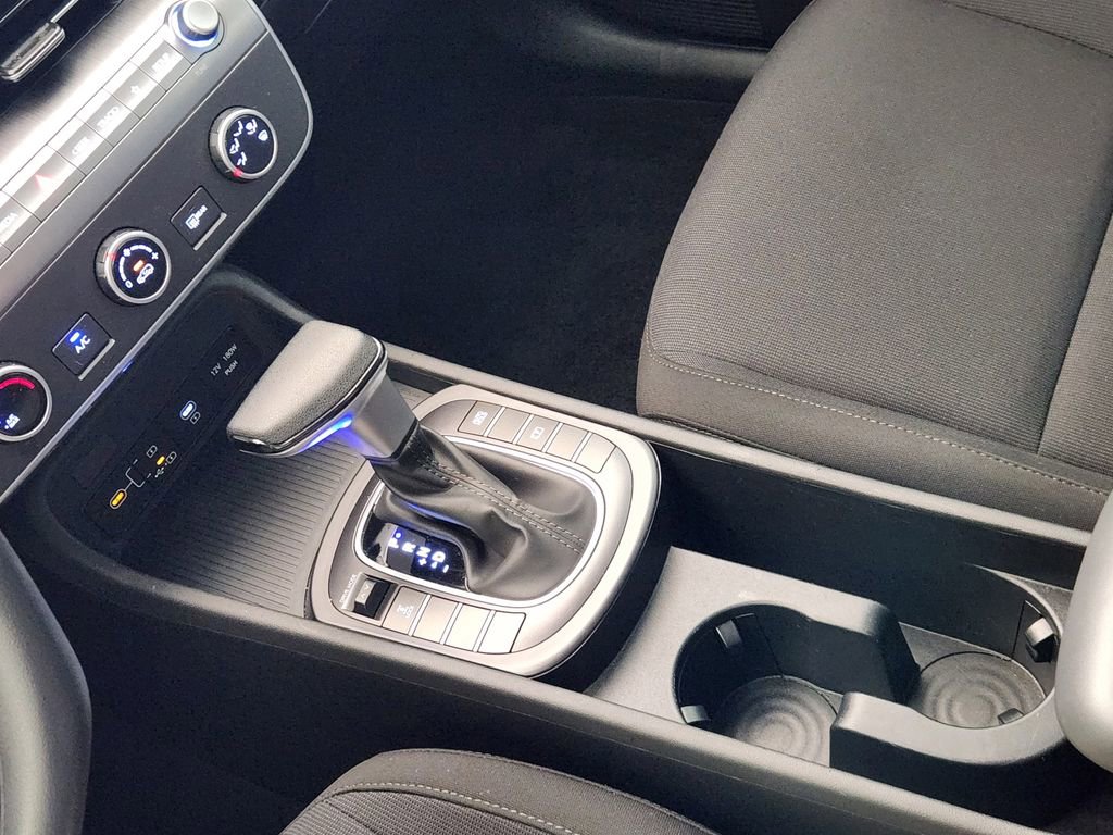 Certified 2025 Hyundai Kona SE image 19