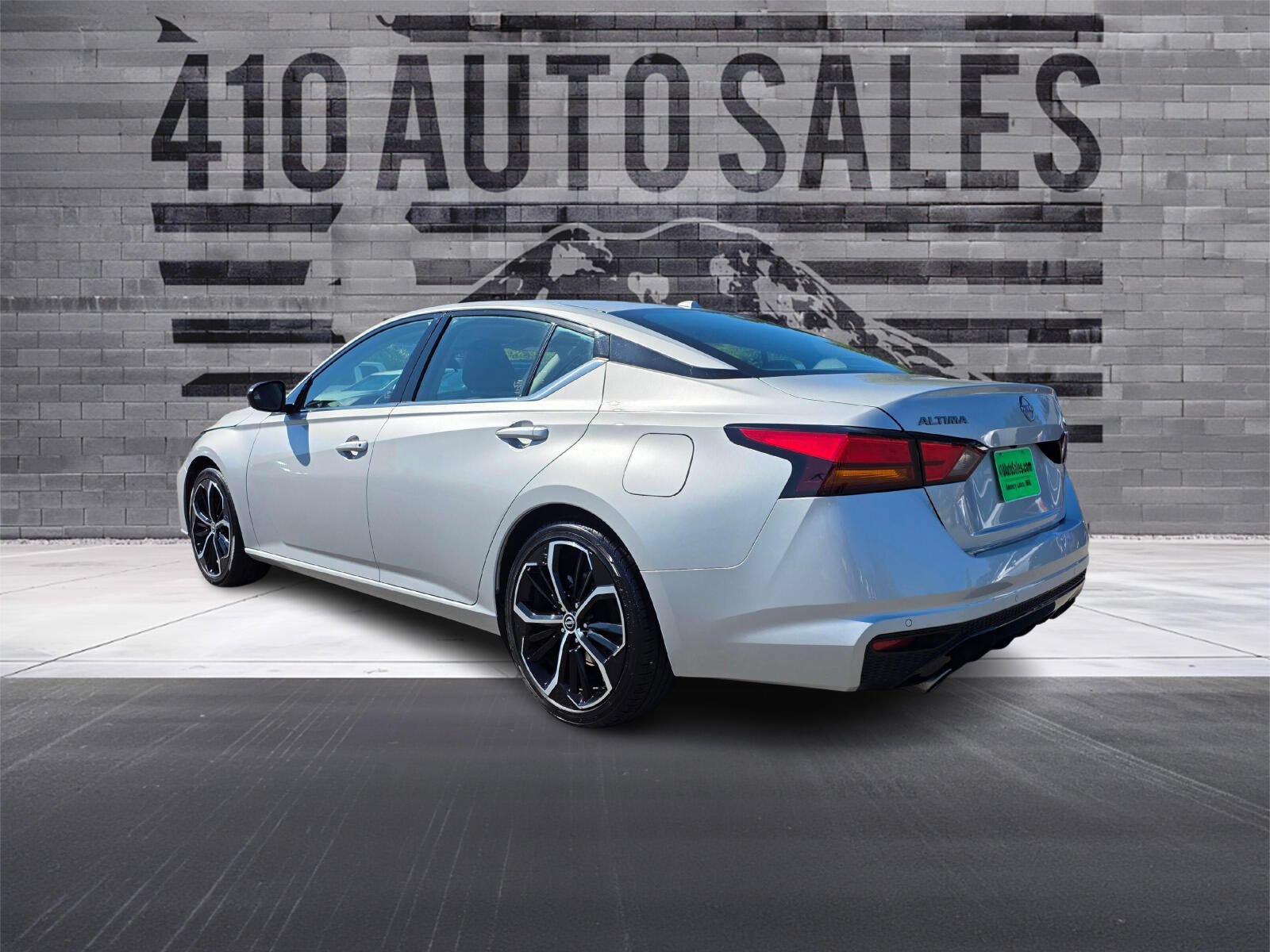 Used 2024 Nissan Altima 2.5 SR FWD image 8