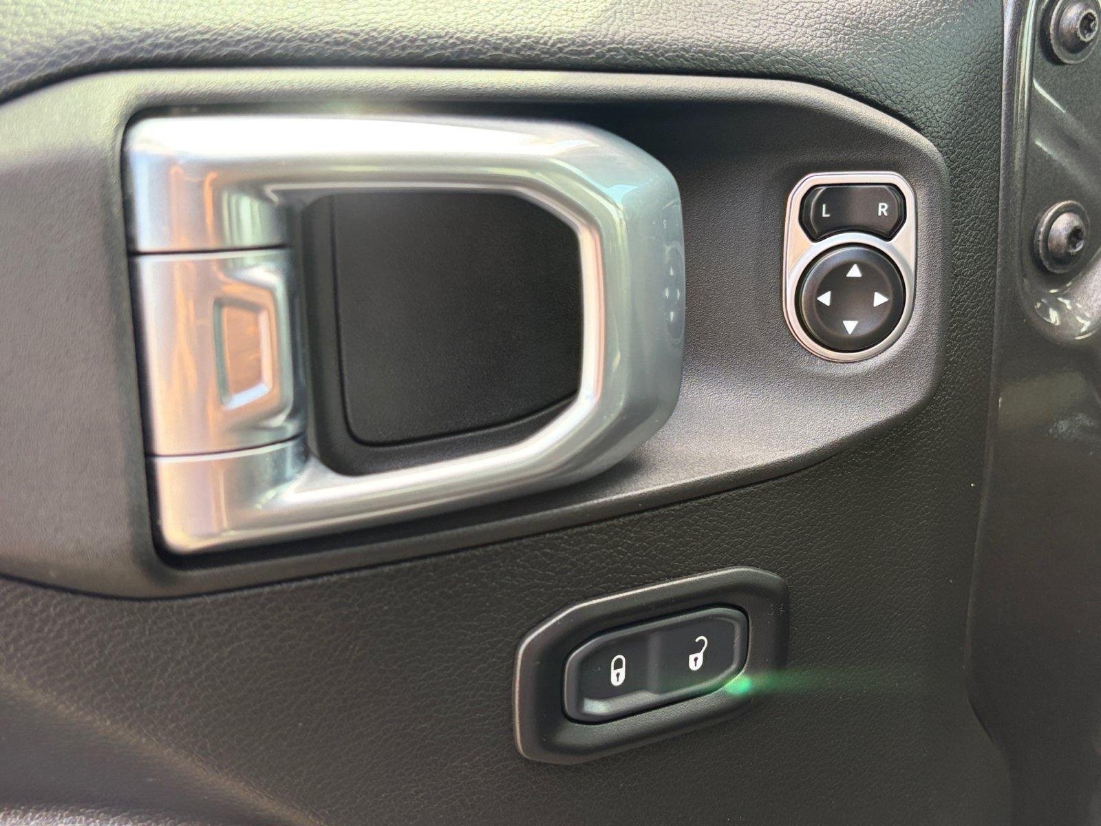 Used 2023 Jeep Gladiator Sport AWD/4WD image 16