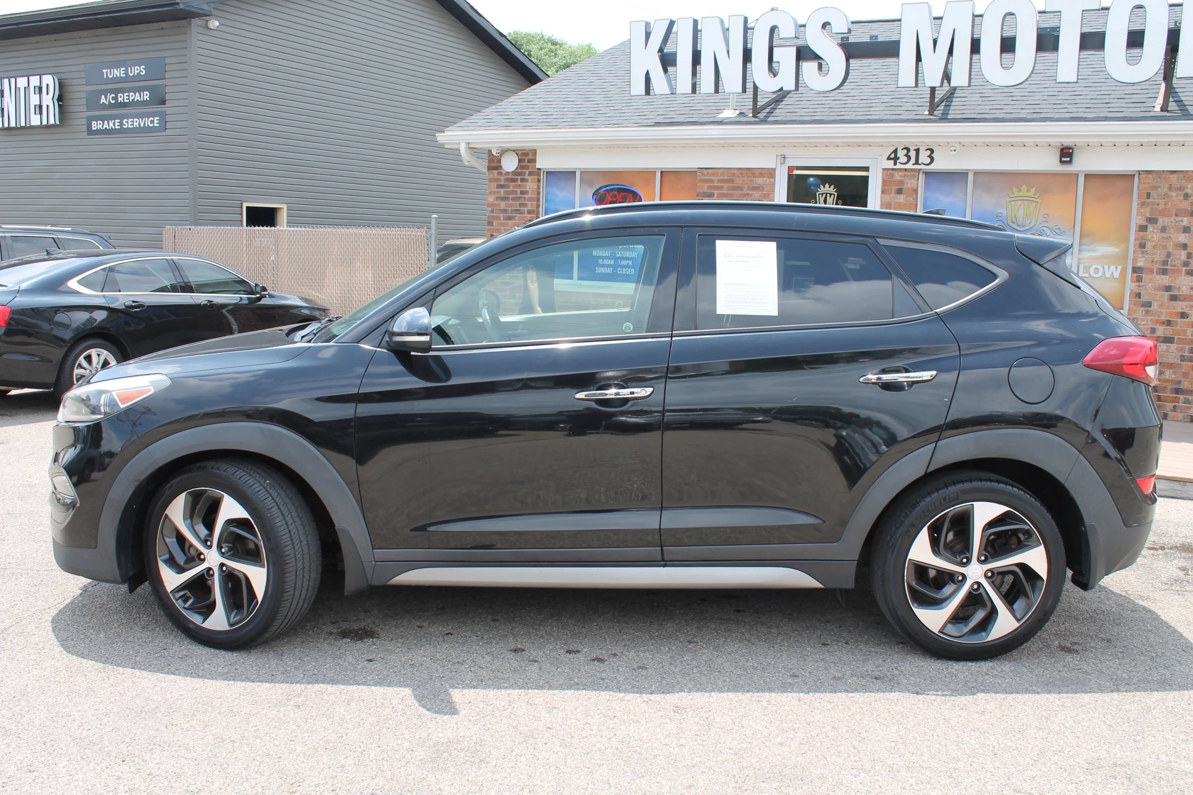 Used 2017 Hyundai Tucson Limited w/ Limited Ultimate Package 03 AWD/4WD image 2