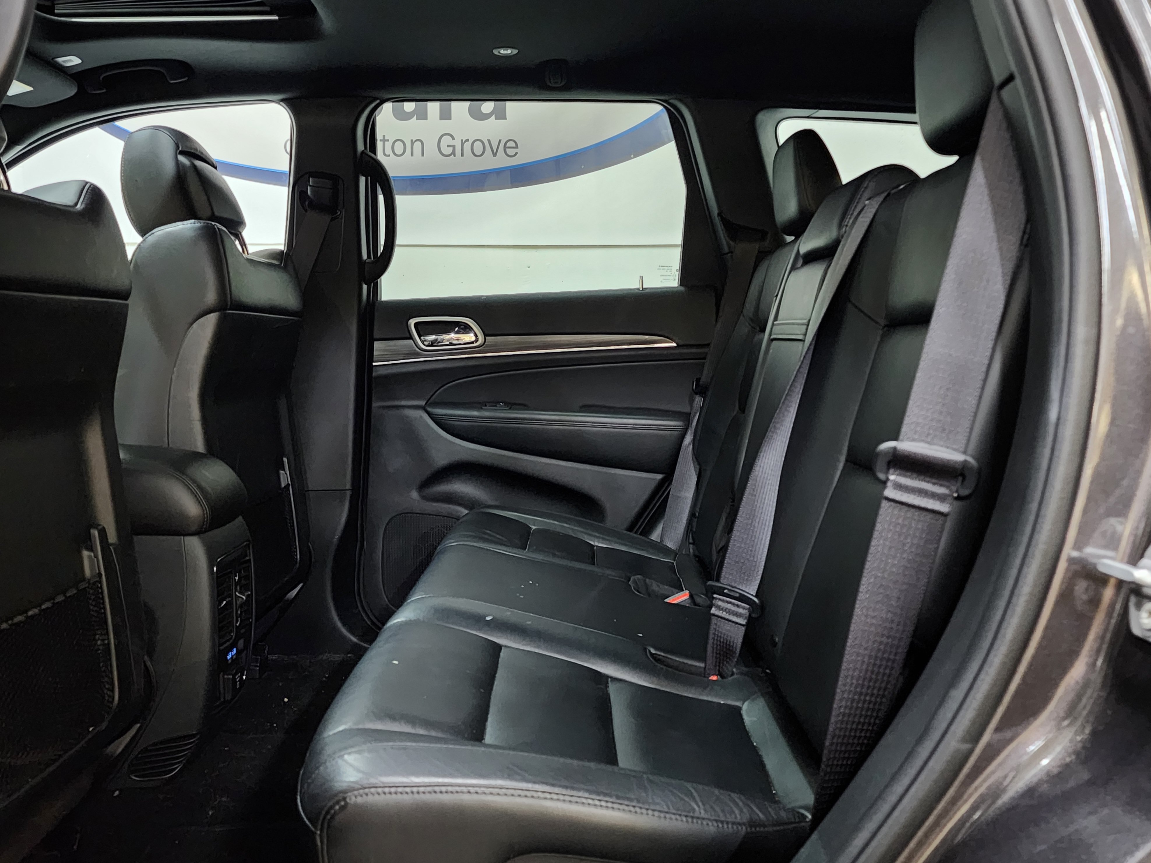 Used 2020 Jeep Grand Cherokee Limited AWD/4WD image 17