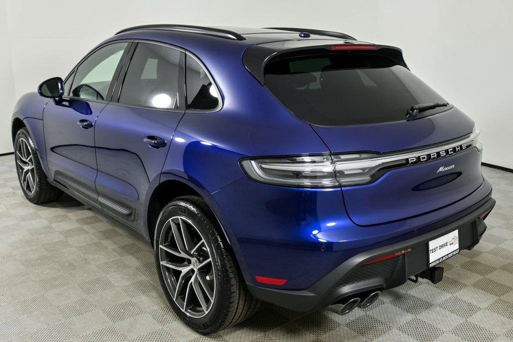 Used 2026 Porsche Macan AWD/4WD image 3