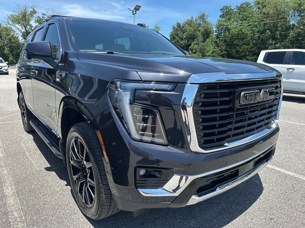 Used 2025 GMC Yukon Elevation w/ LPO, Elevation Black Package AWD/4WD image 4